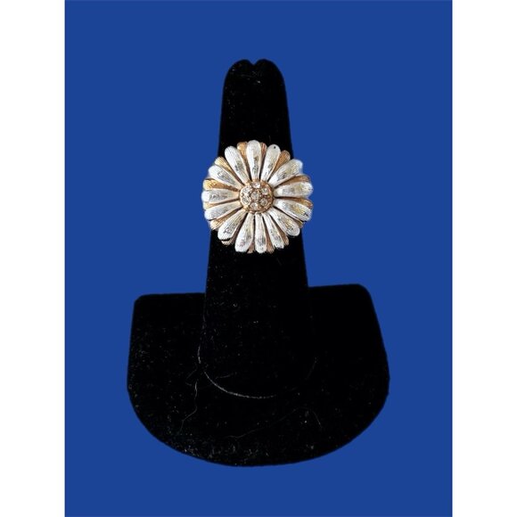 Brighton Petite Petal Ring NWOT Size 6 - Picture 2 of 7